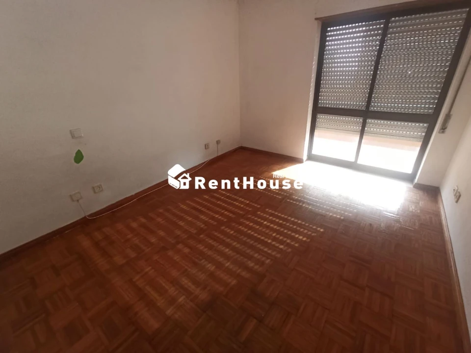 Apartamento T2 para Arrendamento em Tavarede Foto 2