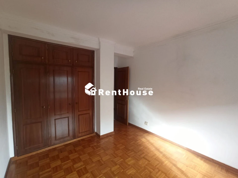 Apartamento T2 para Arrendamento em Tavarede Foto 3