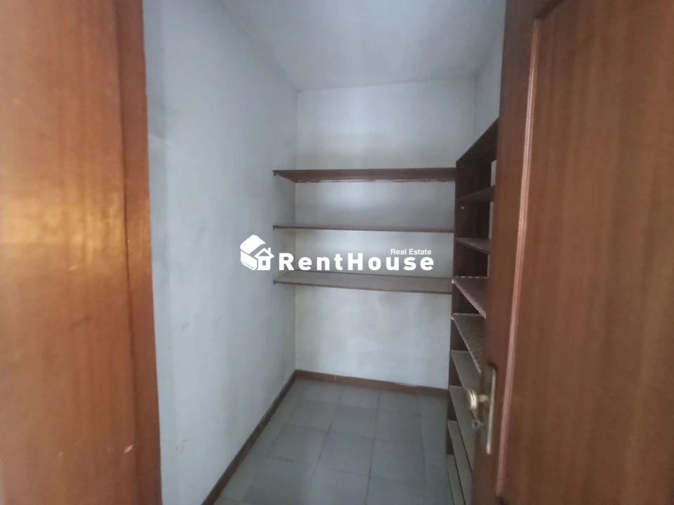 Apartamento T2 para Arrendamento em Tavarede Foto 5