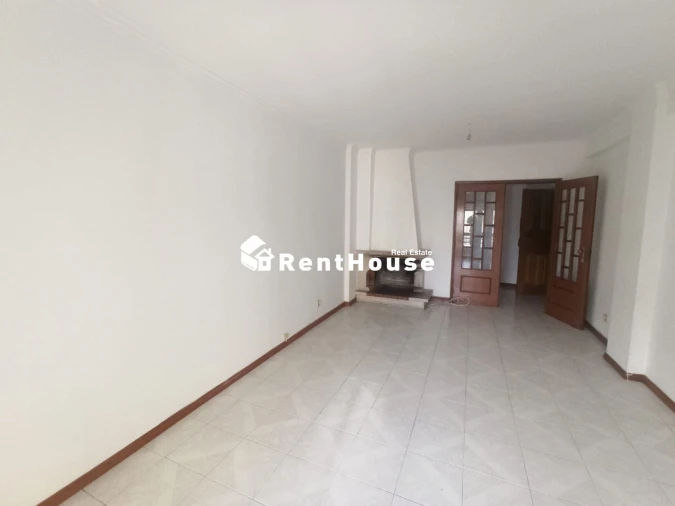 Apartamento T2 para Arrendamento em Tavarede Foto 1