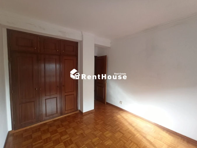Apartamento T2 para Arrendamento em Tavarede Foto 3
