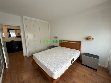 Apartamento T2 para Arrendamento em Arroios