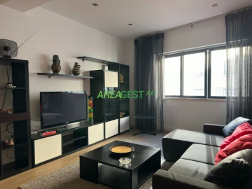 Apartamento T2 para Arrendamento em Arroios