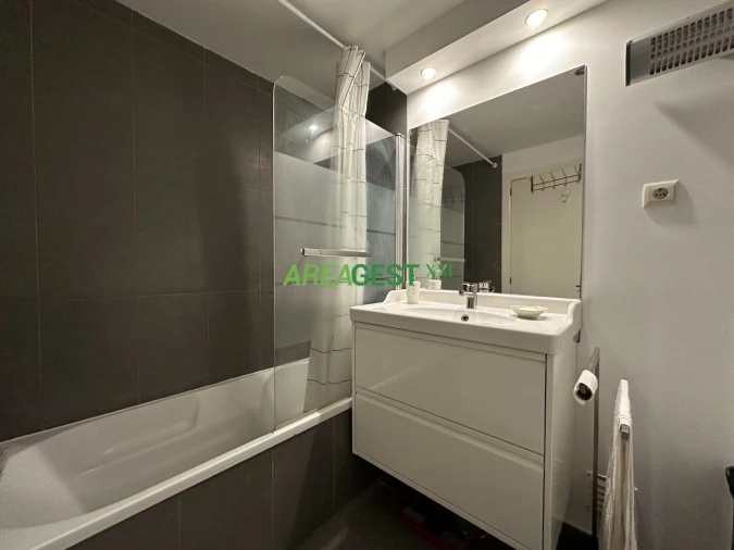 Apartamento T2 para Arrendamento em Arroios Foto 9