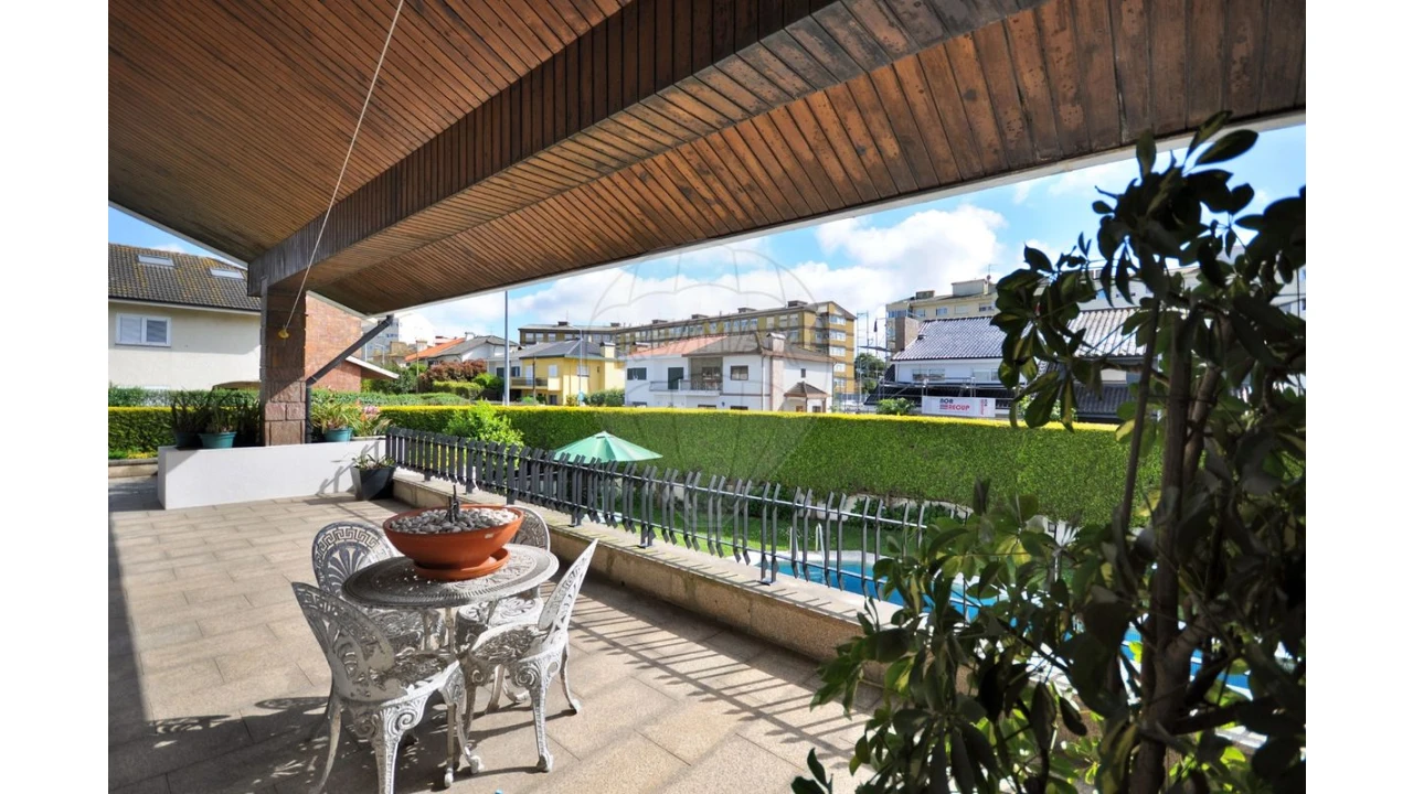 Moradia T7 para Venda em São Mamede de Infesta e Senhora da Hora Foto 16