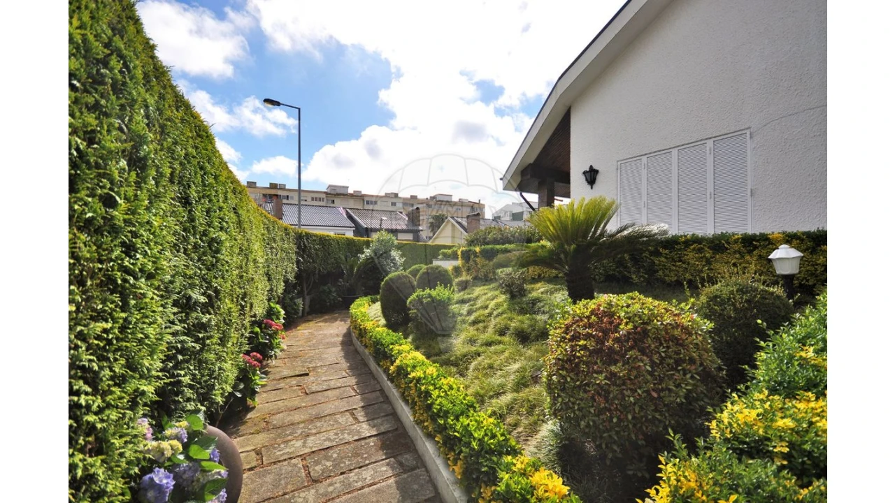 Moradia T7 para Venda em São Mamede de Infesta e Senhora da Hora Foto 29