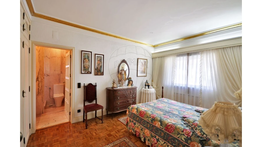 Moradia T7 para Venda em São Mamede de Infesta e Senhora da Hora Foto 10