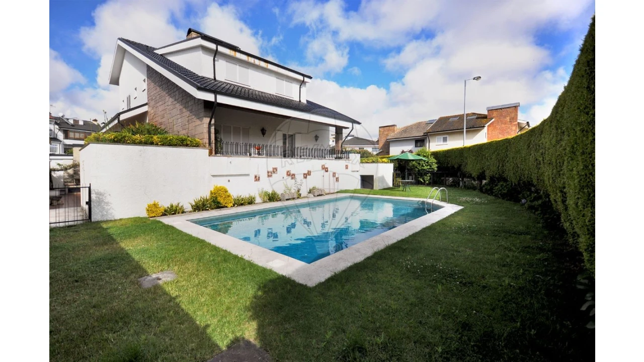 Moradia T7 para Venda em São Mamede de Infesta e Senhora da Hora Foto 25