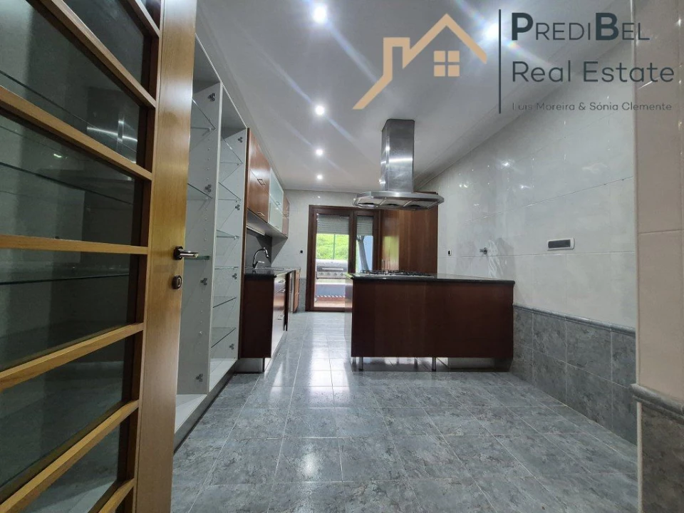 Apartamento T2 para Venda em Vila Franca de Xira Foto 12