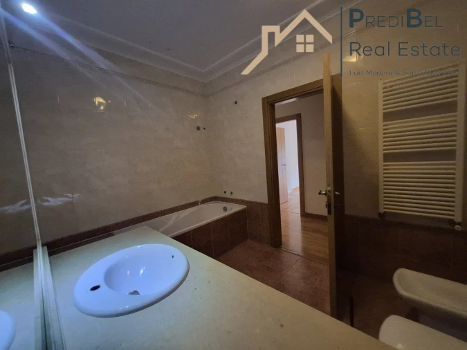 Apartamento T2 para Venda em Vila Franca de Xira Foto 16