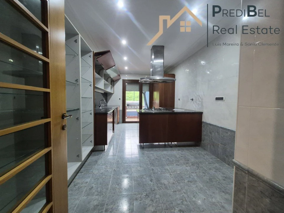 Apartamento T2 para Venda em Vila Franca de Xira Foto 11