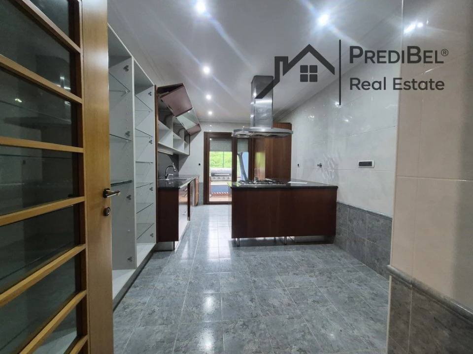 Apartamento T2 para Venda em Vila Franca de Xira Foto 11