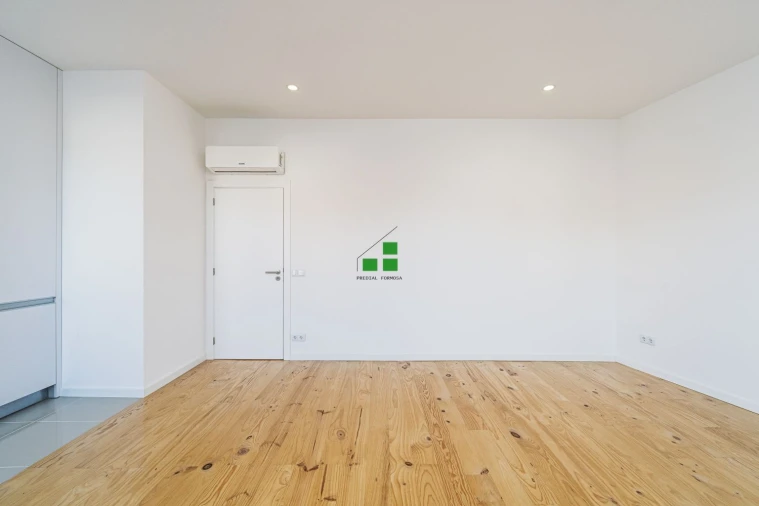 Apartamento T2 para Venda em Bonfim Foto 17