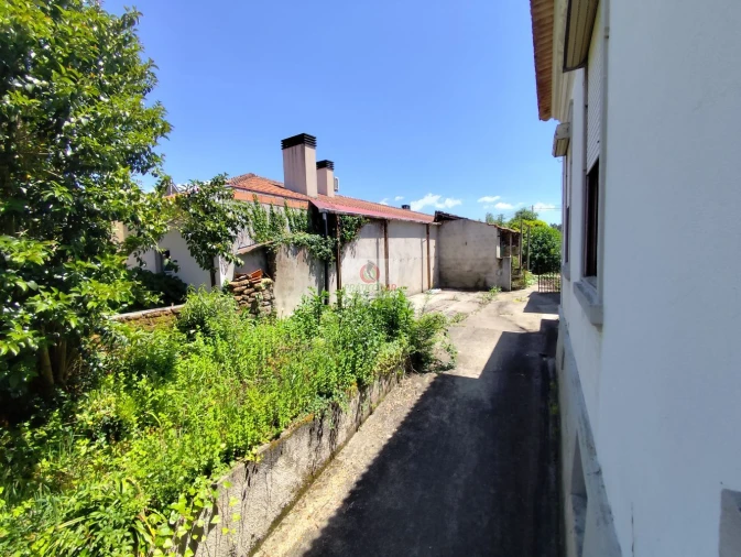 Moradia T6 para Venda em Aguada de Cima Foto 26