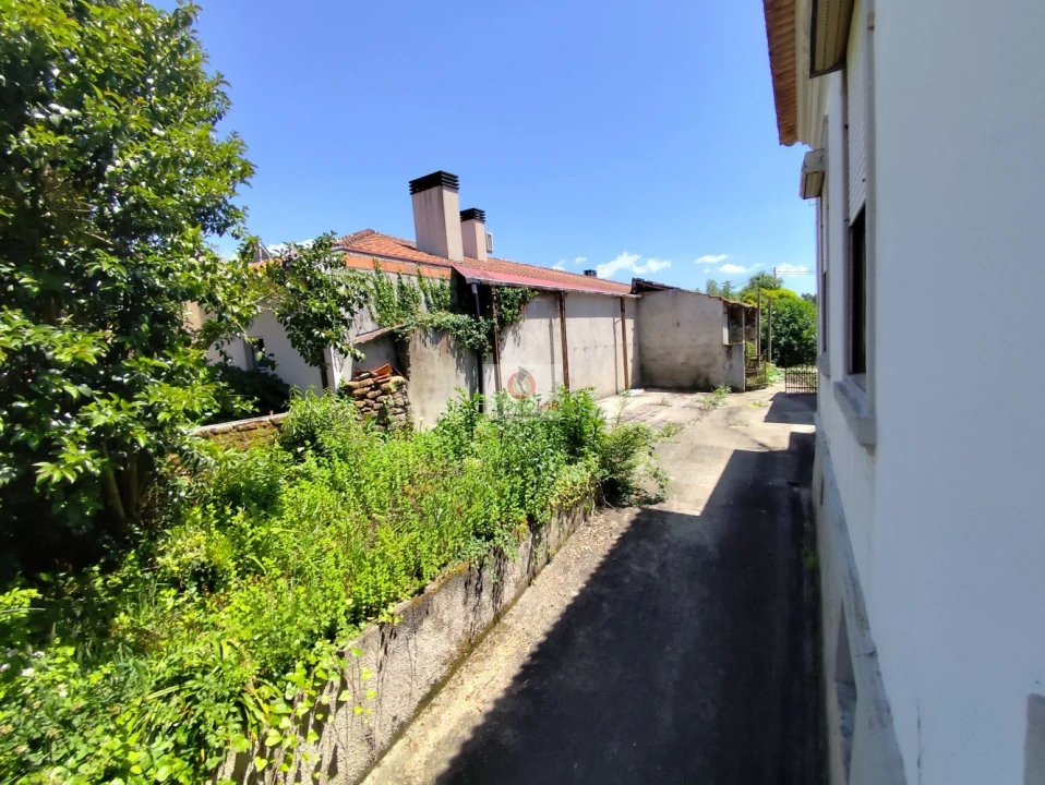 Moradia T6 para Venda em Aguada de Cima Foto 27