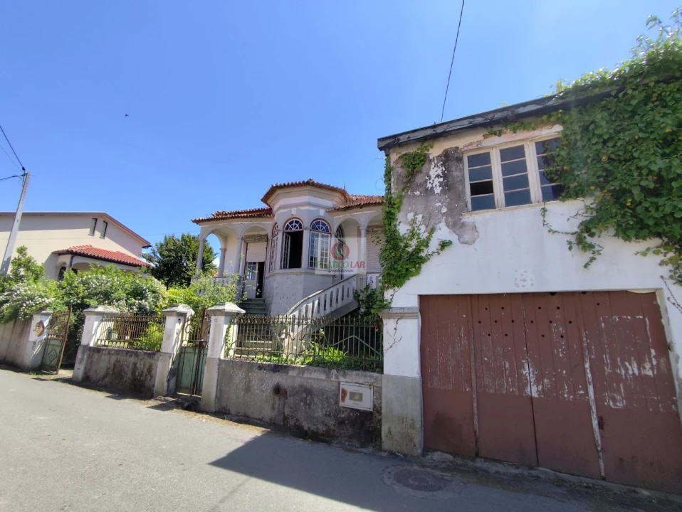 Moradia T6 para Venda em Aguada de Cima Foto 2