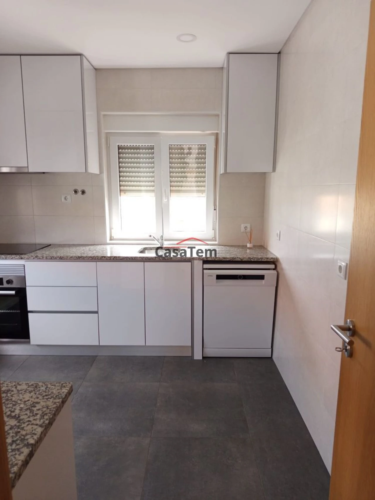 Apartamento T3 para Venda em Abraveses Foto 1