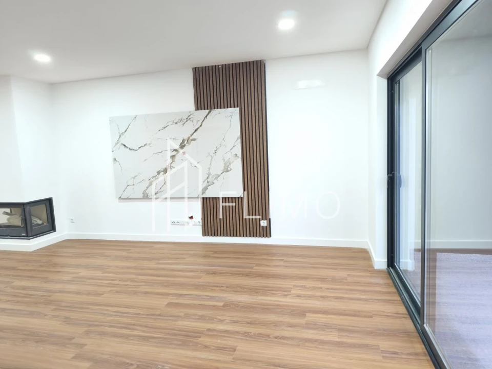 Moradia T3 para Venda em Vila de Cucujães Foto 10