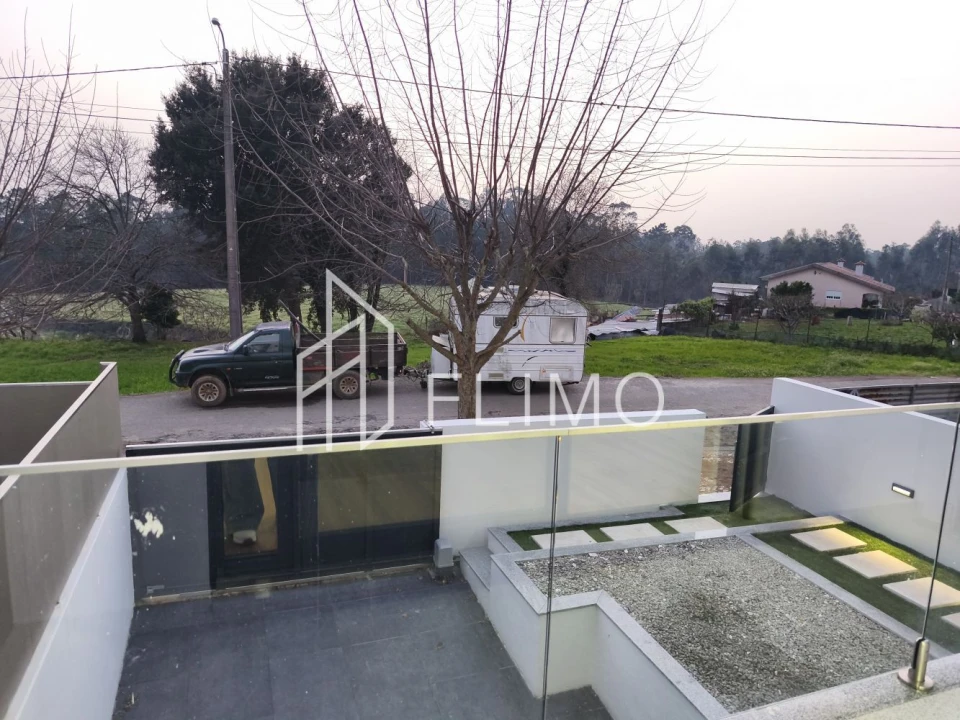 Moradia T3 para Venda em Vila de Cucujães Foto 63