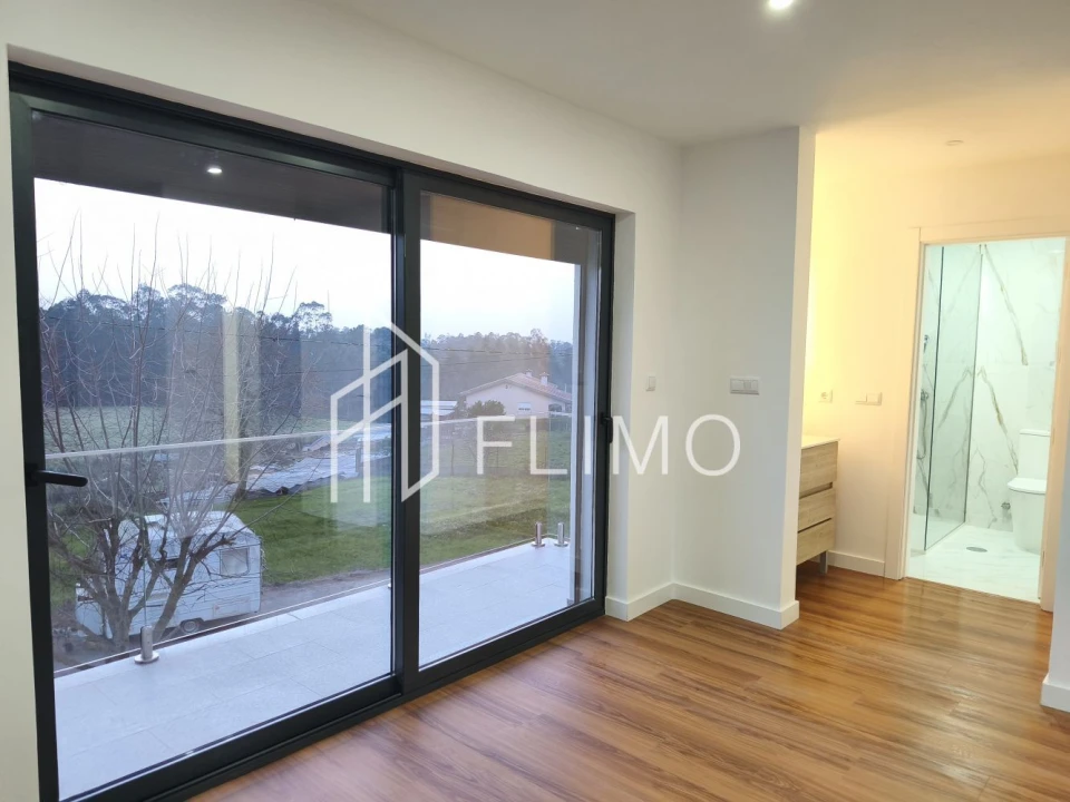 Moradia T3 para Venda em Vila de Cucujães Foto 50