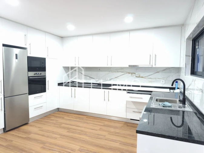 Moradia T3 para Venda em Vila de Cucujães Foto 21