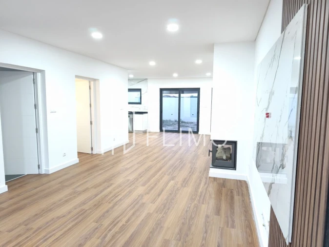 Moradia T3 para Venda em Vila de Cucujães Foto 12