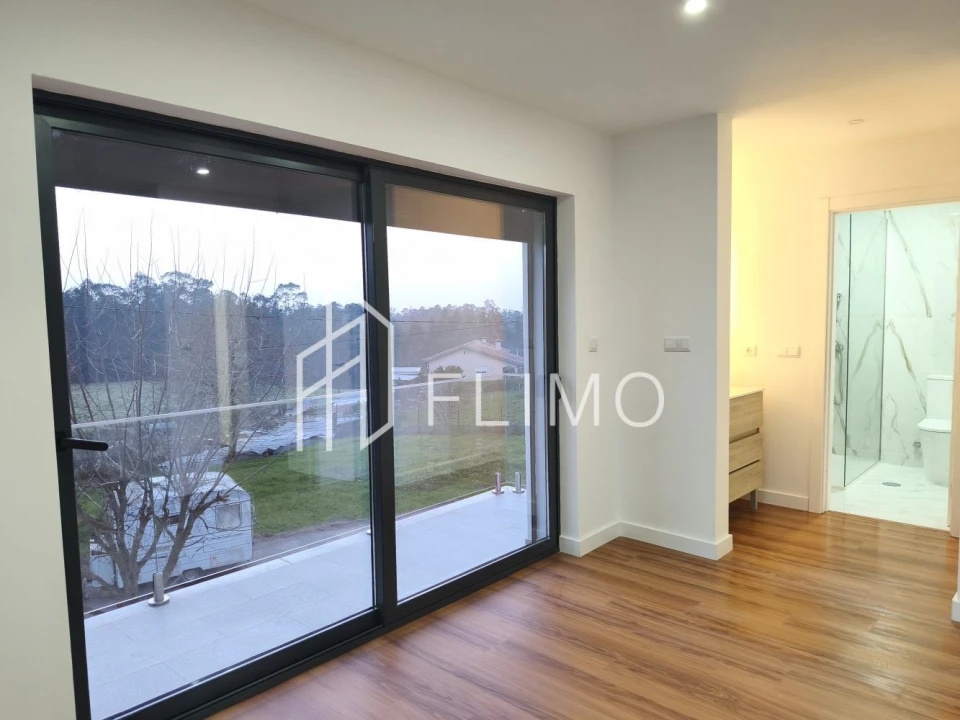 Moradia T3 para Venda em Vila de Cucujães Foto 49