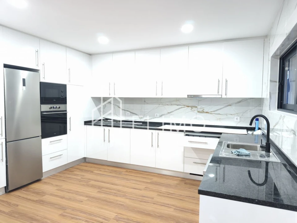 Moradia T3 para Venda em Vila de Cucujães Foto 21