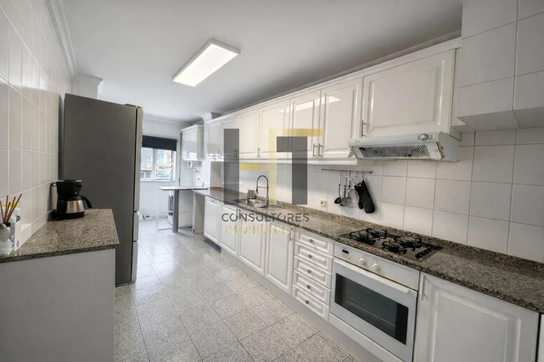 Apartamento T2 para Venda em Santa Marinha e São Pedro da Afurada Foto 3