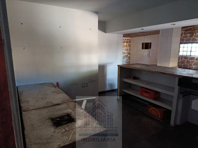 Loja para Arrendamento em Oliveira do Hospital e São Paio de Gramaços Foto 21