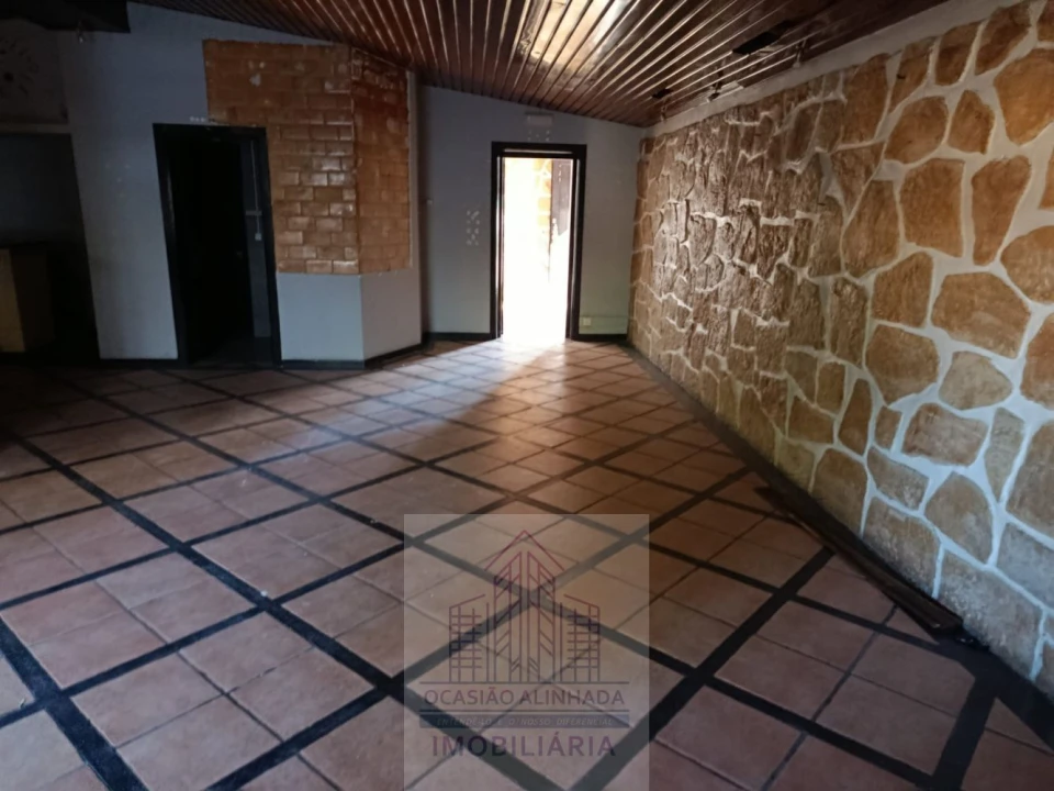 Loja para Arrendamento em Oliveira do Hospital e São Paio de Gramaços Foto 20