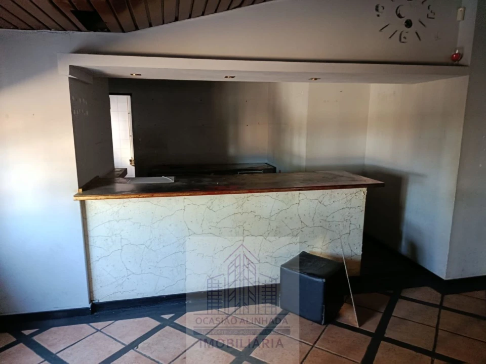 Loja para Arrendamento em Oliveira do Hospital e São Paio de Gramaços Foto 6