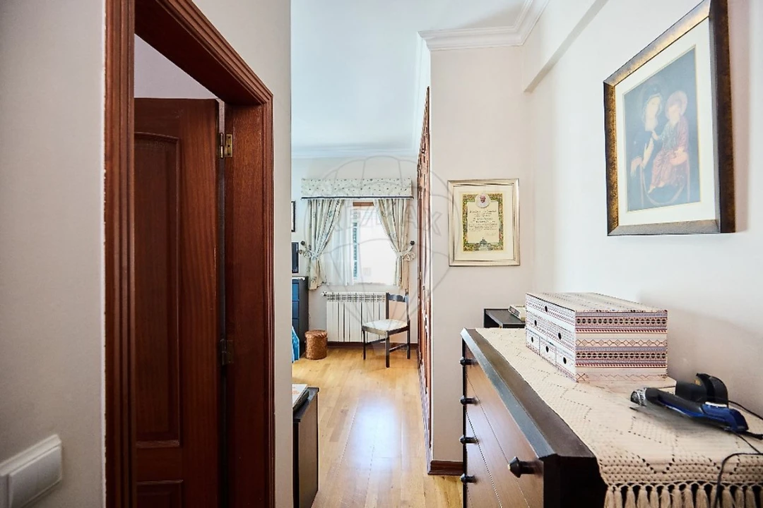 Moradia T6 para Venda em Charneca de Caparica e Sobreda Foto 16