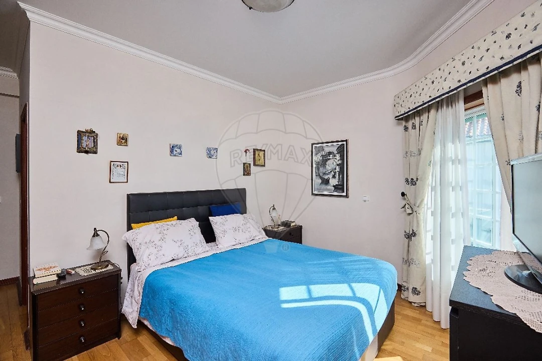 Moradia T6 para Venda em Charneca de Caparica e Sobreda Foto 14