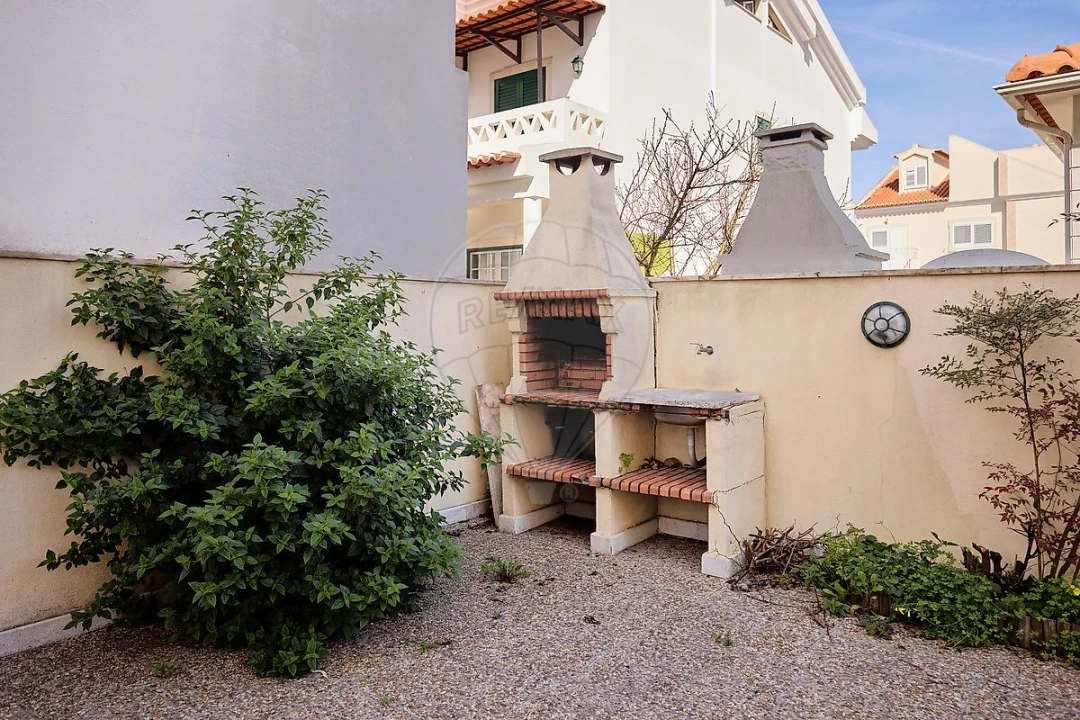 Moradia T6 para Venda em Charneca de Caparica e Sobreda Foto 39