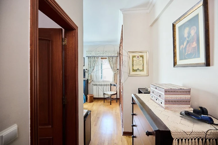 Moradia T6 para Venda em Charneca de Caparica e Sobreda Foto 16