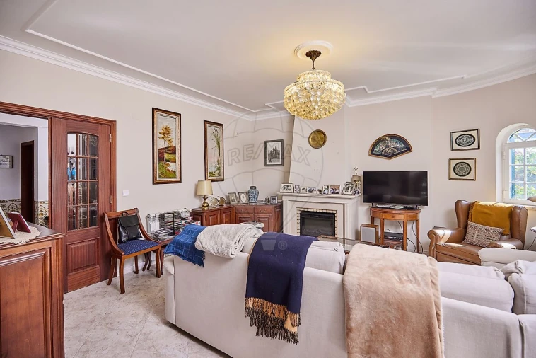 Moradia T6 para Venda em Charneca de Caparica e Sobreda Foto 8