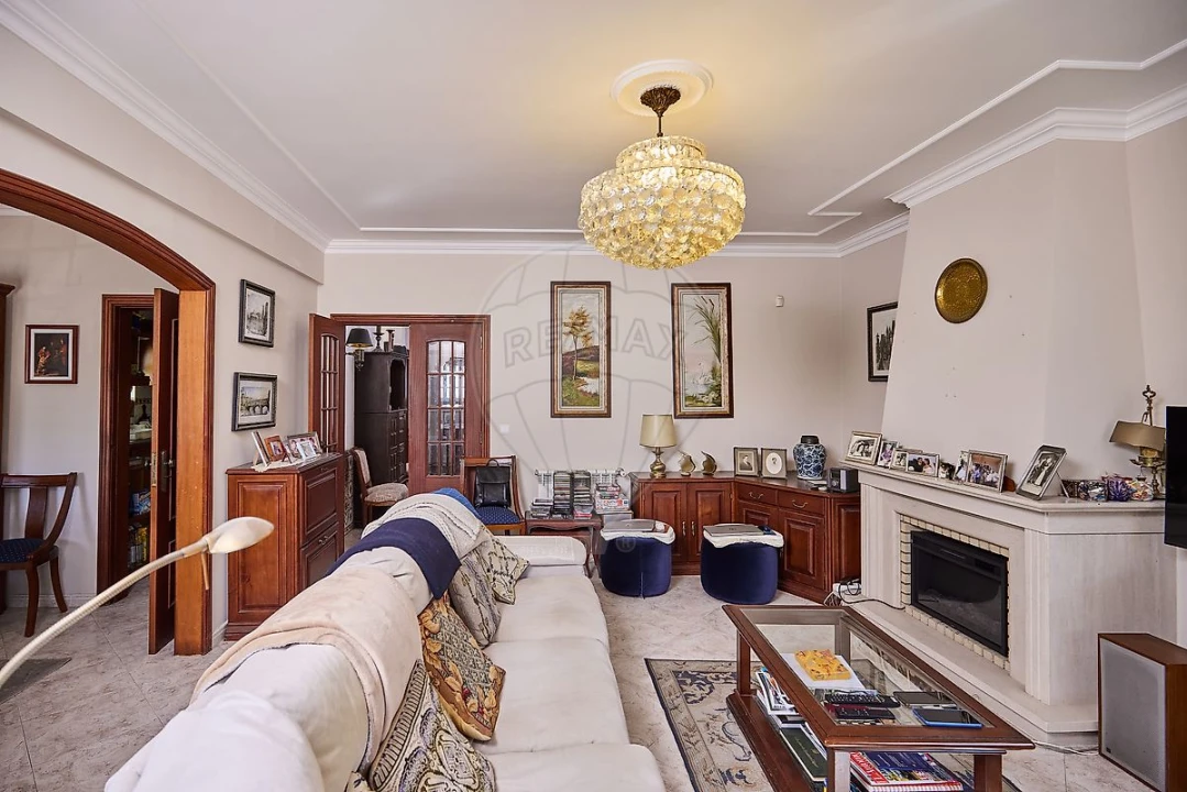 Moradia T6 para Venda em Charneca de Caparica e Sobreda Foto 30