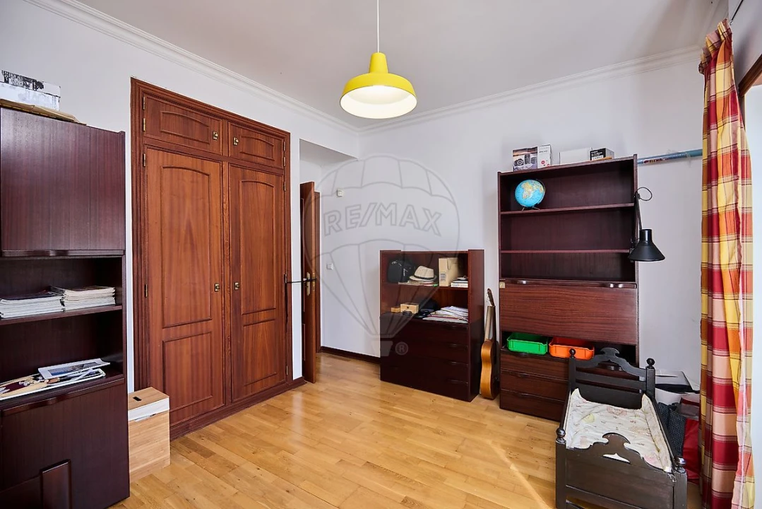 Moradia T6 para Venda em Charneca de Caparica e Sobreda Foto 32