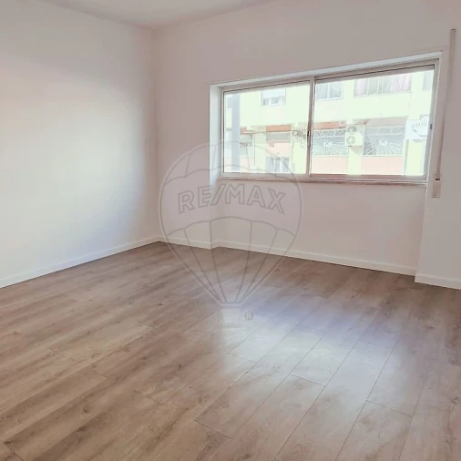 Apartamento T3 para Arrendamento em Baixa da Banheira e Vale da Amoreira Foto 4