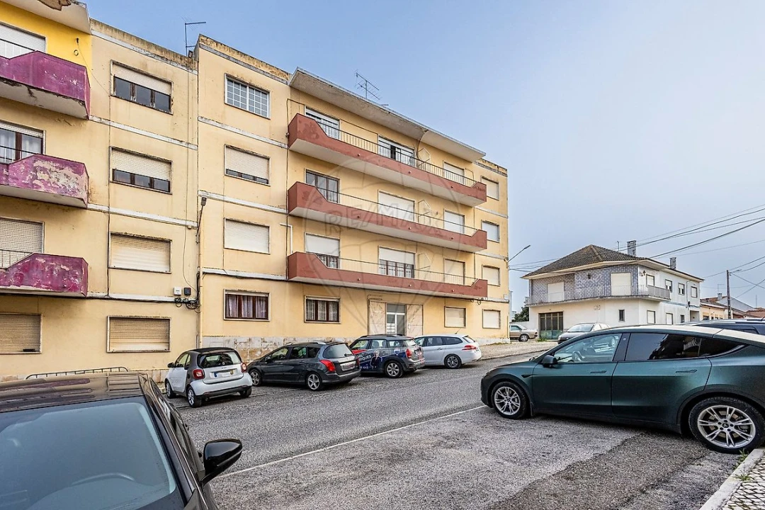 Apartamento T3 para Venda em Cartaxo e Vale da Pinta Foto 1