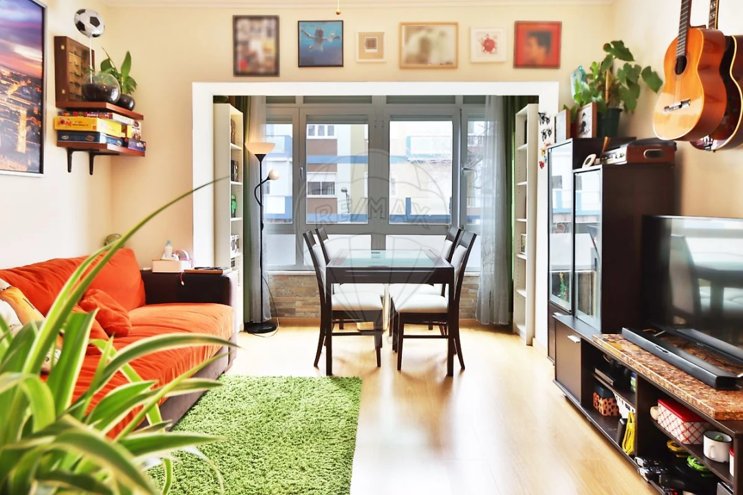 Apartamento T2 para Venda em Benfica Foto 4