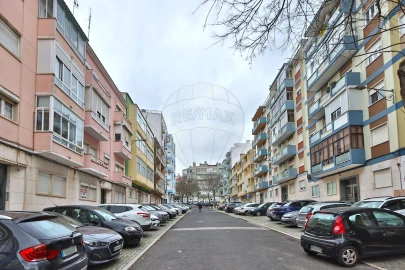 Apartamento T2 para Venda em Benfica