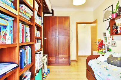 Apartamento T2 para Venda em Benfica