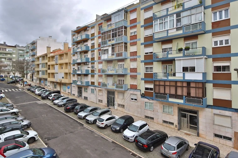 Apartamento T2 para Venda em Benfica Foto 17