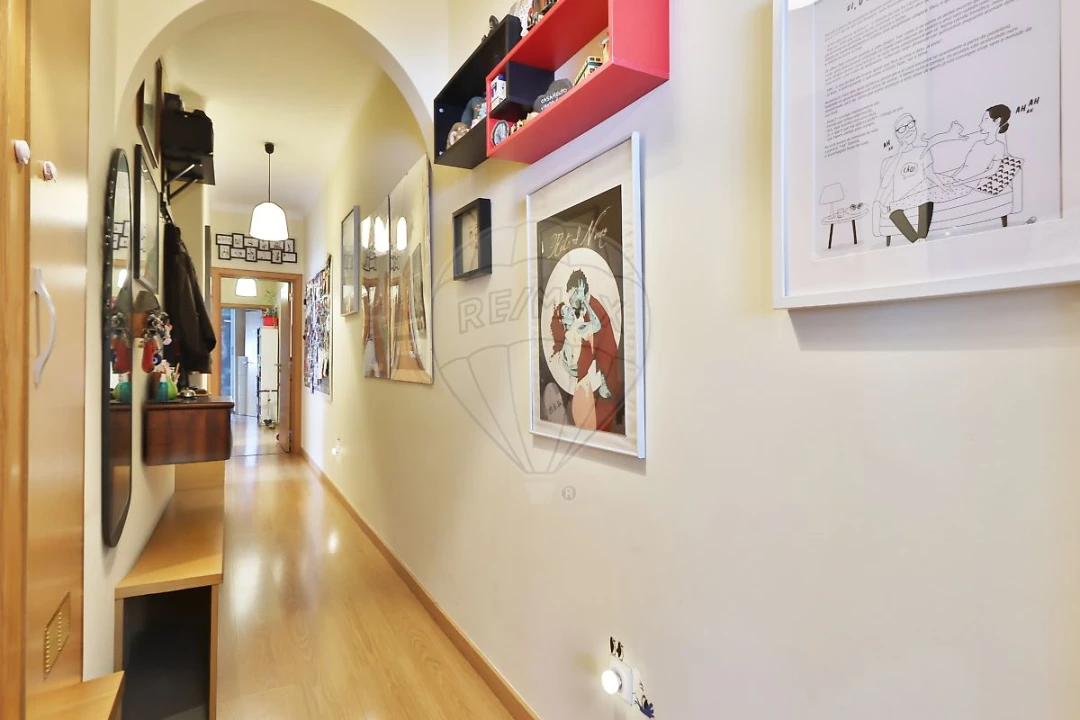 Apartamento T2 para Venda em Benfica Foto 1