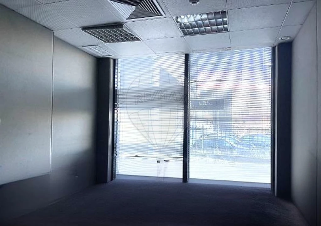 Loja para Venda em Laranjeiro e Feijó Foto 1