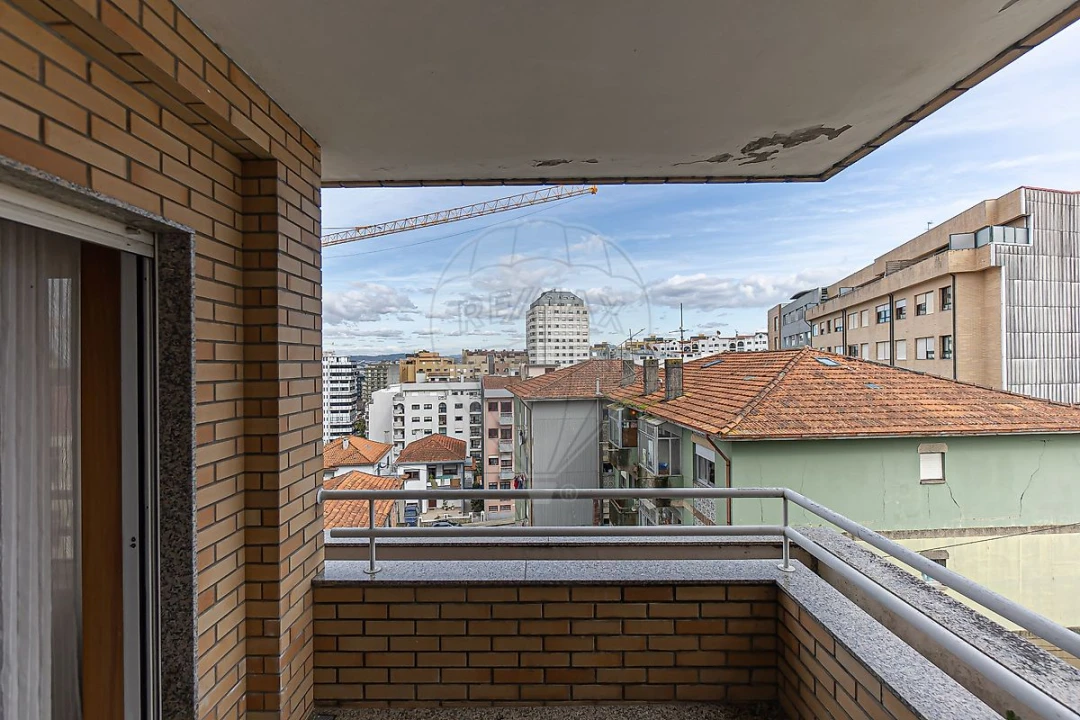 Apartamento T2 para Arrendamento em Mafamude e Vilar do Paraíso Foto 28