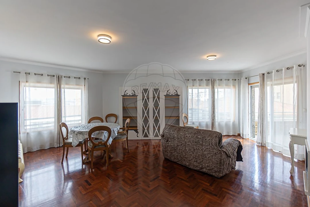 Apartamento T2 para Arrendamento em Mafamude e Vilar do Paraíso Foto 23