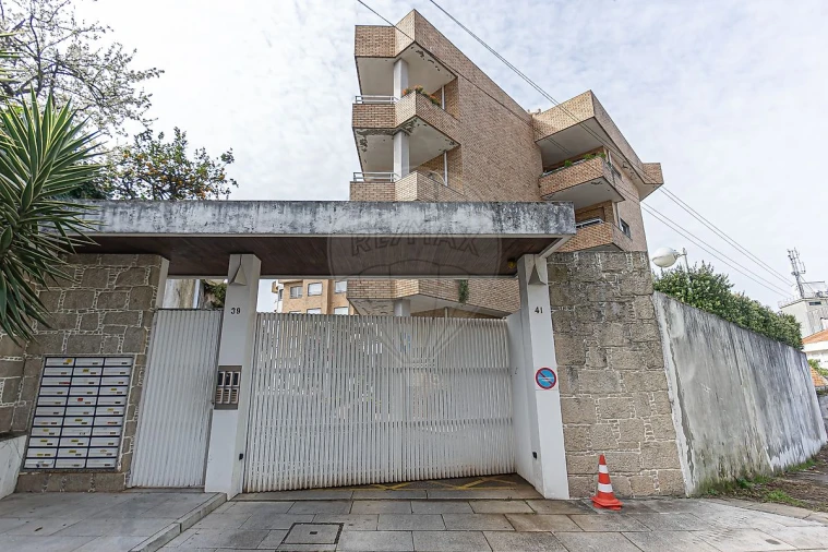 Apartamento T2 para Arrendamento em Mafamude e Vilar do Paraíso